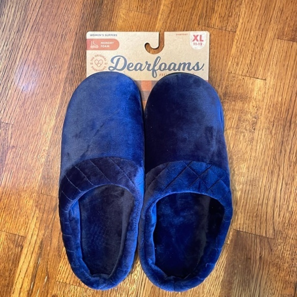 🌸NWT DEARFOAMS Velour Slippers- size women’s Xl 11/12